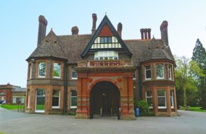 Discover Wardown Park Museum