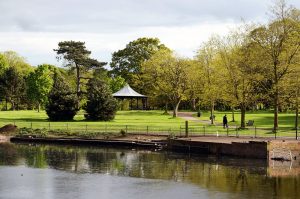 Stroll Around Wardown Park